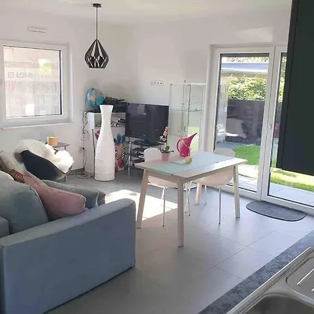 Ruhige Wohnung mit Terrasse Oberbrechen Exterior foto