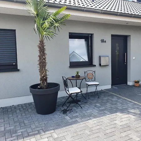 Ruhige Wohnung mit Terrasse Oberbrechen Exterior foto