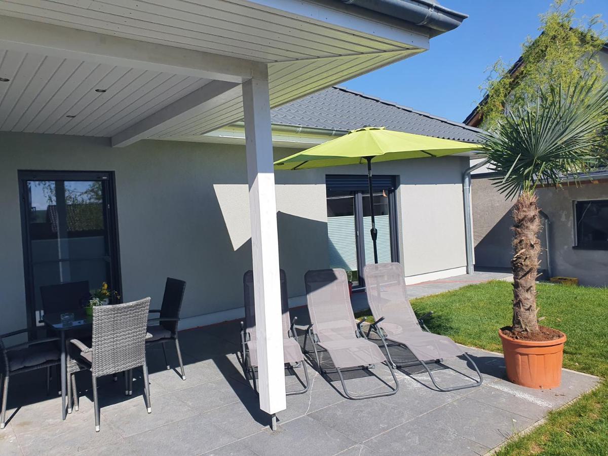 Ruhige Mit Terrasse